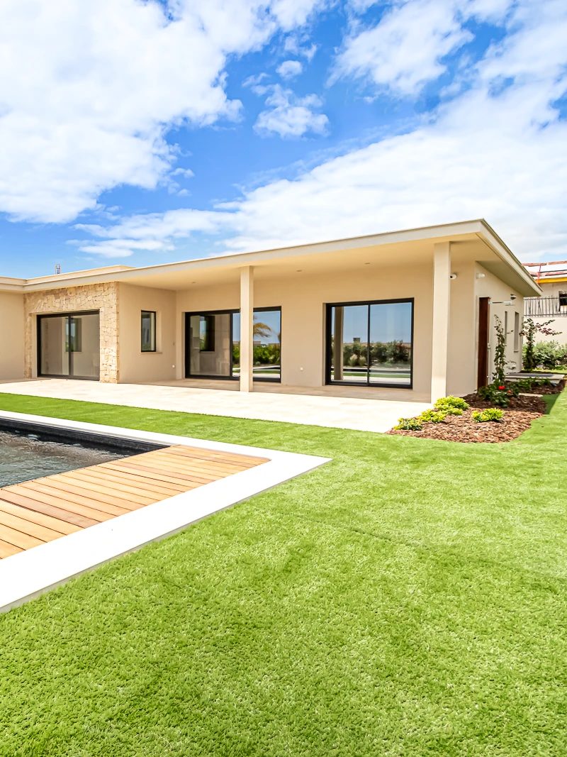 Programme immobilier neuf Quinta de Faro : villa de plain-pied et sa piscine